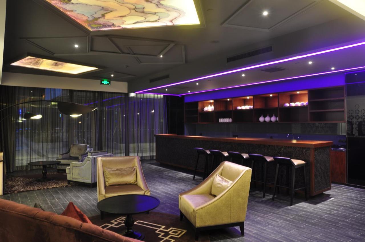 Crystal Orange Hotel 4*